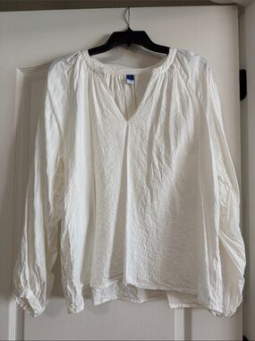 Old Navy white V-Neck Peasant Blouse